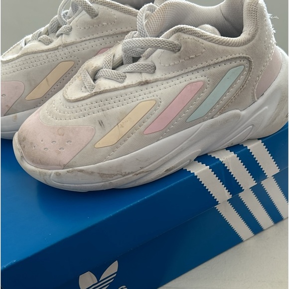 Adidas - Picture 2 of 4